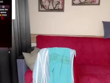 beautiful_lina7 — GOAL: kiss passionately [27 tokens remaining] Welcome to my room! #lovense #nonude #mommy #bigboobs #mature