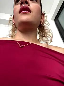 alana15 — MAKE ME WET