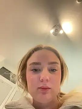 CherryEmmy —  Show Pussy & Play Pussy 