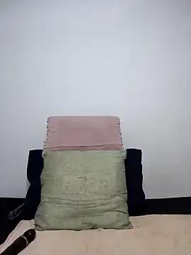 Curvy_sluty — Let's make it wet and cum
