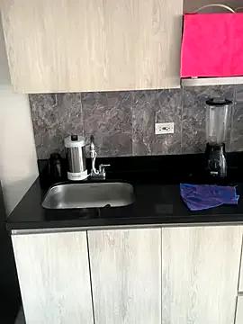 emma_andrew1 — Big Squirt in kitchen
