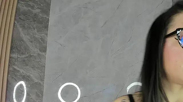 IsisNoir on StripChat 