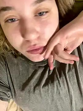 Kemeli008 — go to the shower and wash yourself live