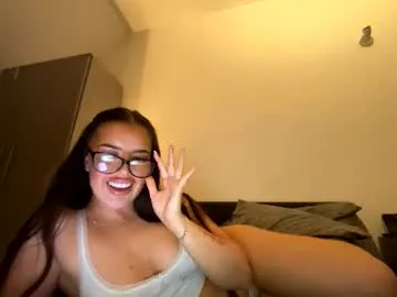 emelia_mae on Chaturbate 