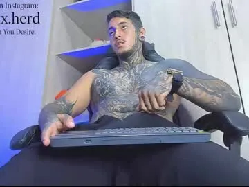 jaxxxonherd on Chaturbate 