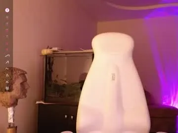 litllle_alis_a on Chaturbate 