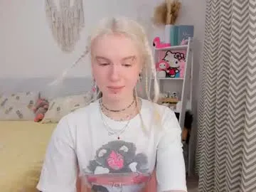mia_waterlily