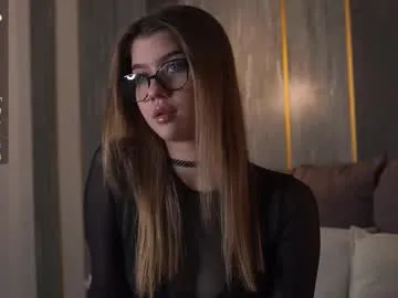 sara_lewiis on Chaturbate 