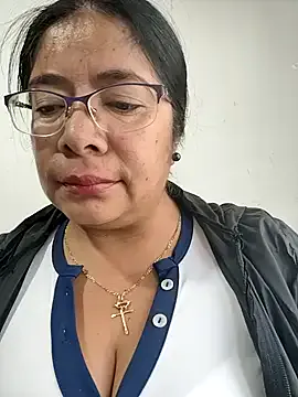 __valentina18 on StripChat 