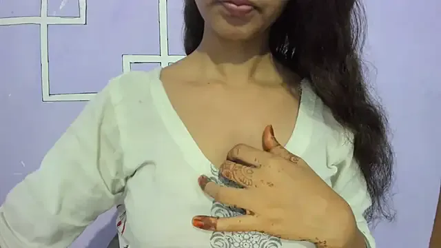 aarjulove on StripChat 