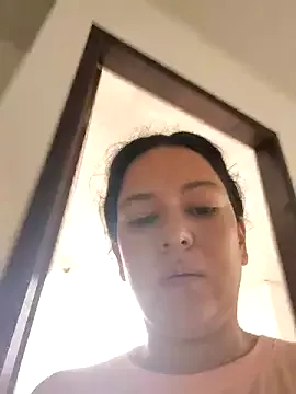 Abbyjoness21 on StripChat 