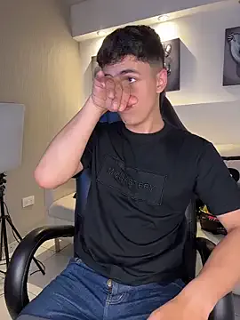 AdrianRinaldi from StripChat is Freechat