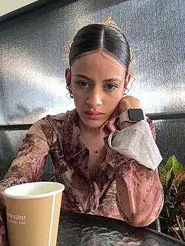 alana15 on StripChat 