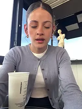 alana15 on StripChat 