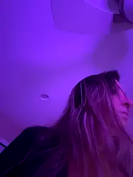 Aleesa_milfxo on StripChat 