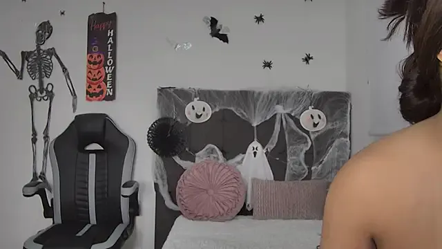 AmandaBrooks_18 on StripChat 