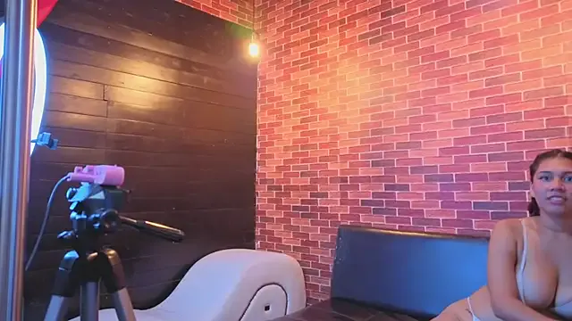 Annyeli on StripChat 