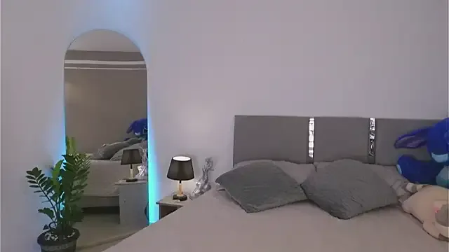 AnnyHizzle on StripChat 