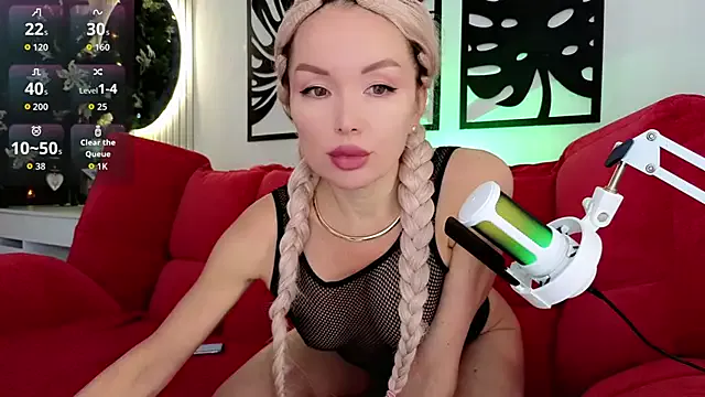 AvaGreenX on StripChat 