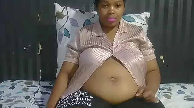 BigbootyNickyx on StripChat 