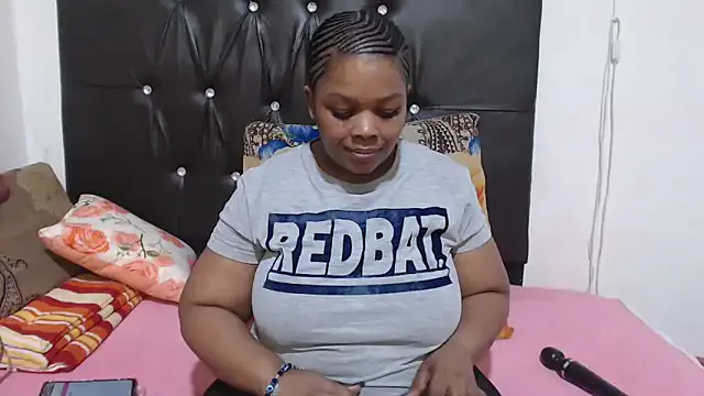 BigbootyNickyx on StripChat 