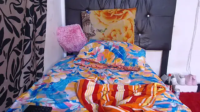 BigbootyNickyx on StripChat 