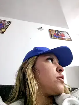 celeste_83 on StripChat 