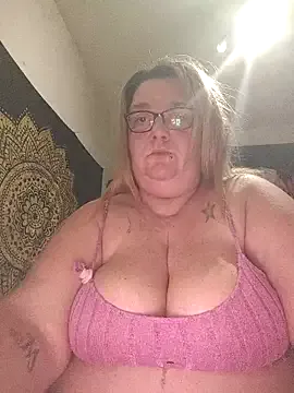 diosacurvy1984 from StripChat is Freechat