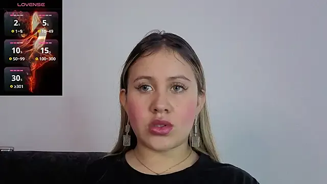 eleecttraa_12 on StripChat 