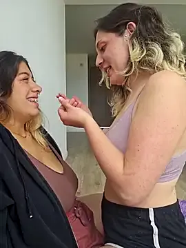 Enyeld_ruru on StripChat 