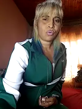 Goodgirlsue_77 on StripChat 