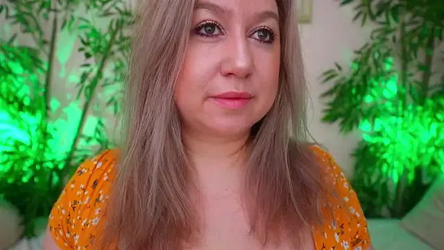 HappyLisa on StripChat 