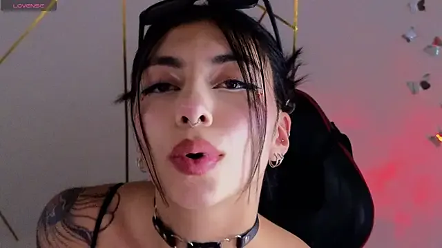 Hollyxx_ on StripChat 