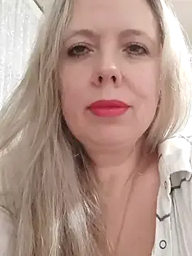 Irina3718 on StripChat 