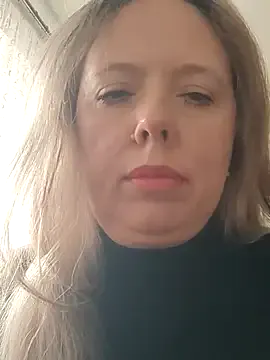 Irina3718 on StripChat 