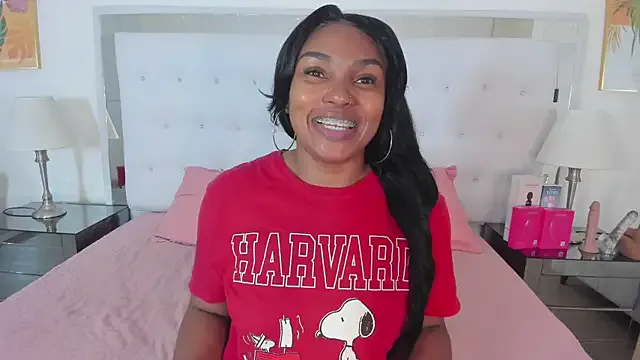Isla_Scott from StripChat is Freechat