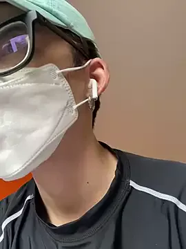 iyy2004 on StripChat