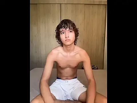 JoelnClouds from StripChat is Freechat