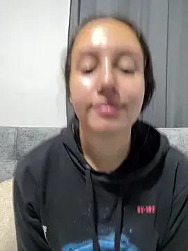 Jullya_x on StripChat 