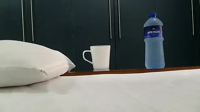 katt008 on StripChat 