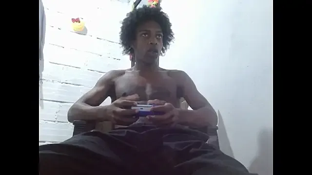 Larry-n-clouds on StripChat 