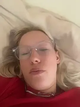 LeniMaria from StripChat is Freechat