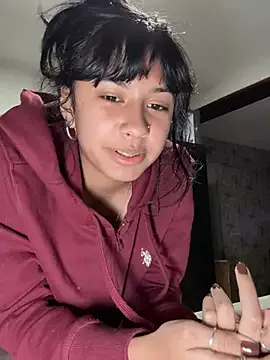 lynn9000 on StripChat 