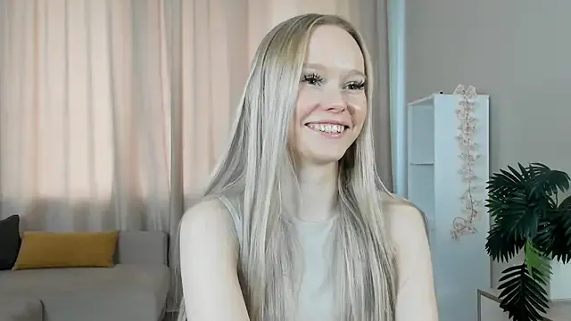 MadieTrajillo from StripChat is Freechat