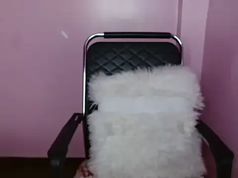 massive_squirts on StripChat 