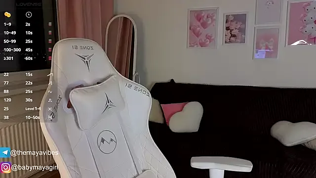 Maya_Rave on StripChat 