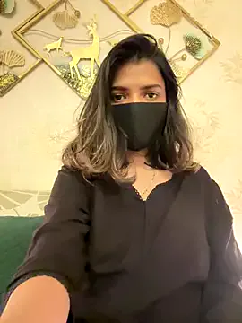 MaYaa__11 on StripChat 