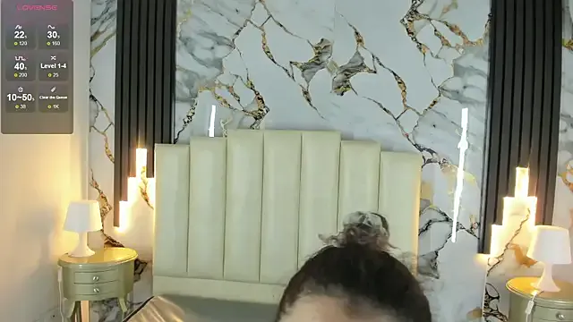 mollieblue69 on StripChat 