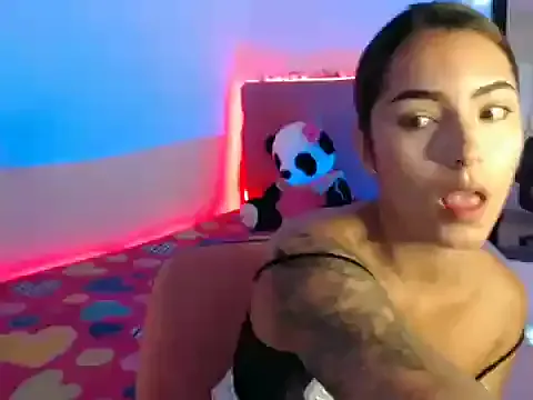 Naomi_Scott1