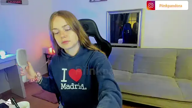 Piinkpandora on StripChat 